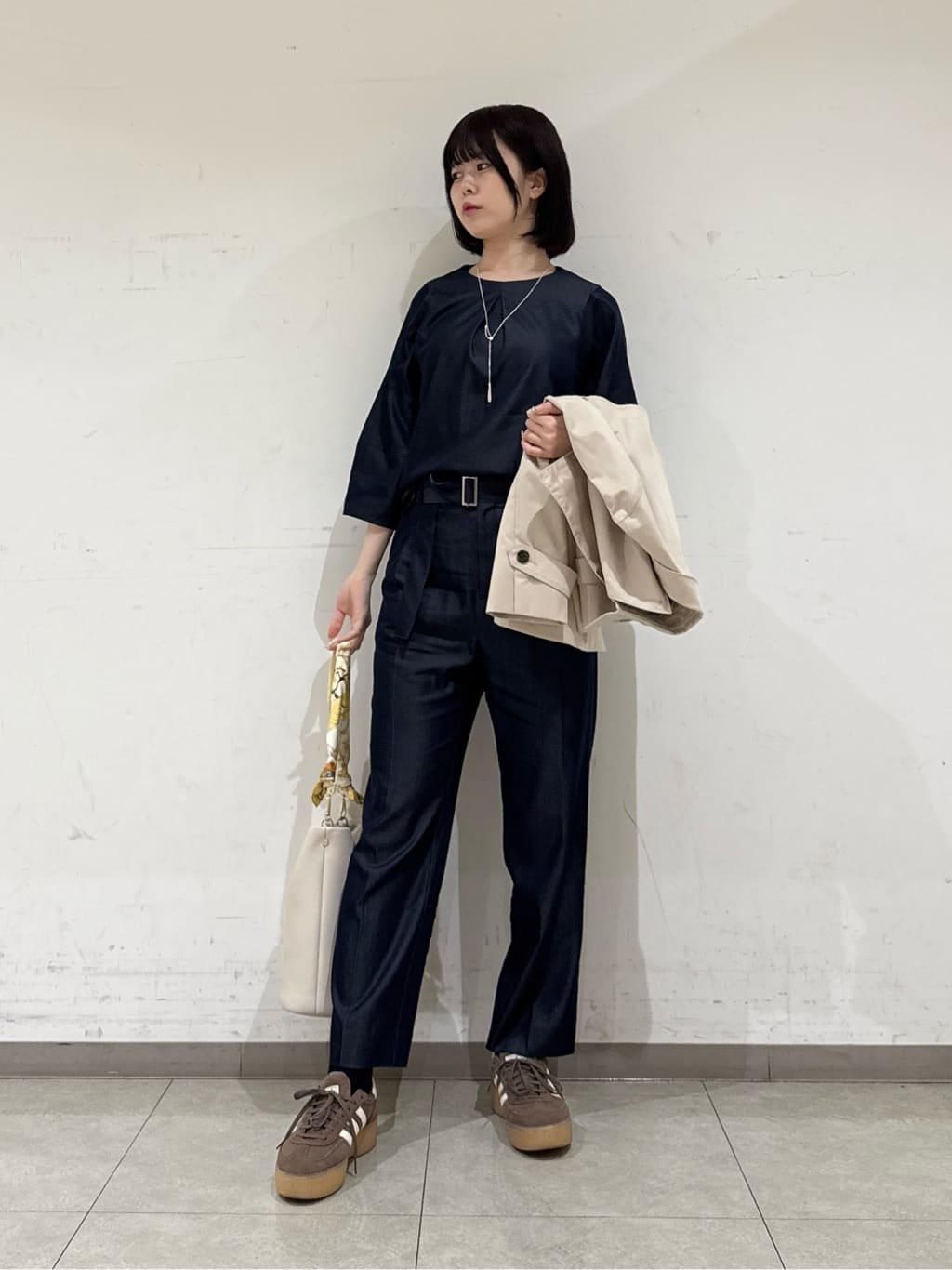 rinaさんの「INDIVI｜【洗える／UVケア／SETUP可能】デニムライク ランタン袖ブラウス」を使ったコーディネート