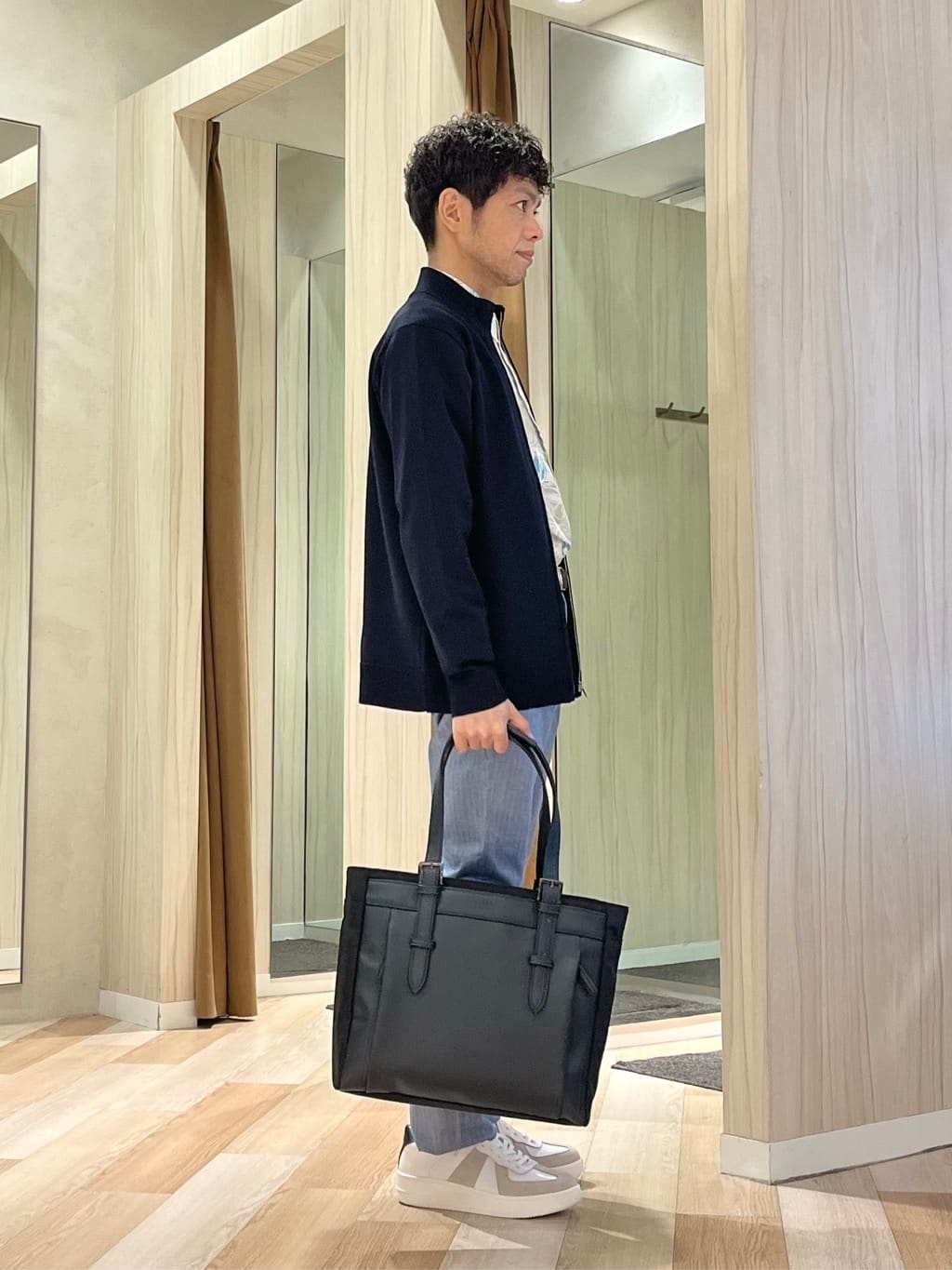 URAさんの「TAKEO KIKUCHI｜ジップアップ 鹿の子 ニット」を使ったコーディネート