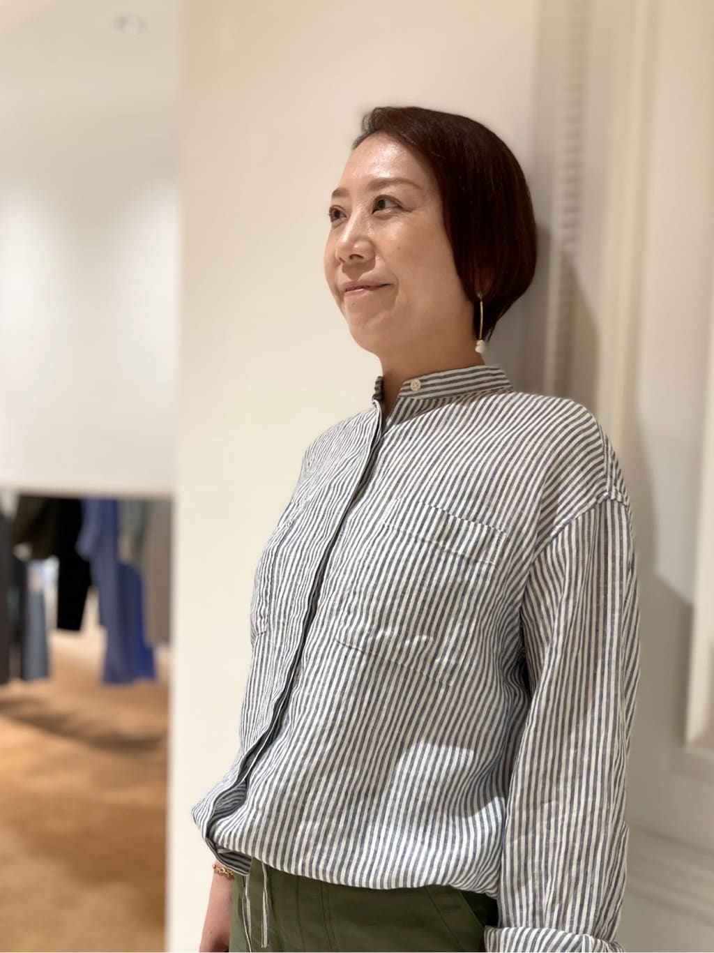 TAJIさんの「DRESSTERIOR｜【2WAY/羽織にも】ウォッシャブルリネン ドロストシャツ」を使ったコーディネート