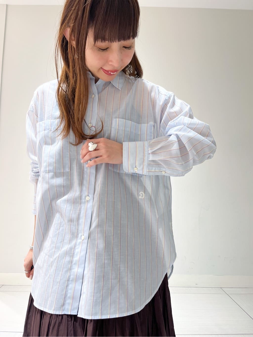 じゅんさんの「DRESSTERIOR｜シアー ストライプシャツ」を使ったコーディネート