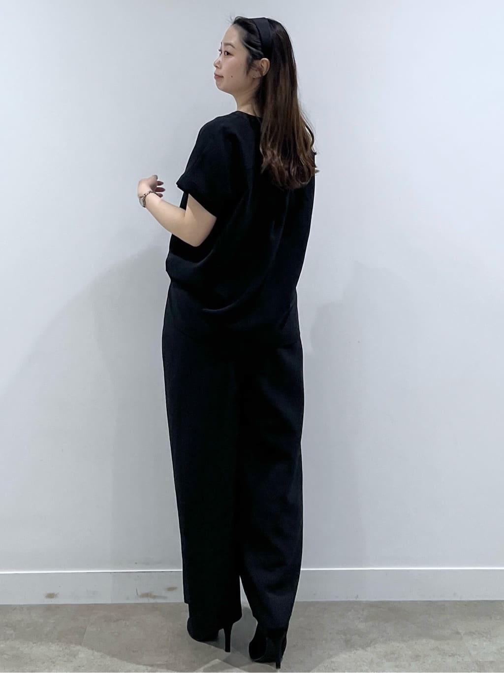 Saekoさんの「COUP DE CHANCE｜【手洗い可／セットアップ可】キーネックブラウス」を使ったコーディネート