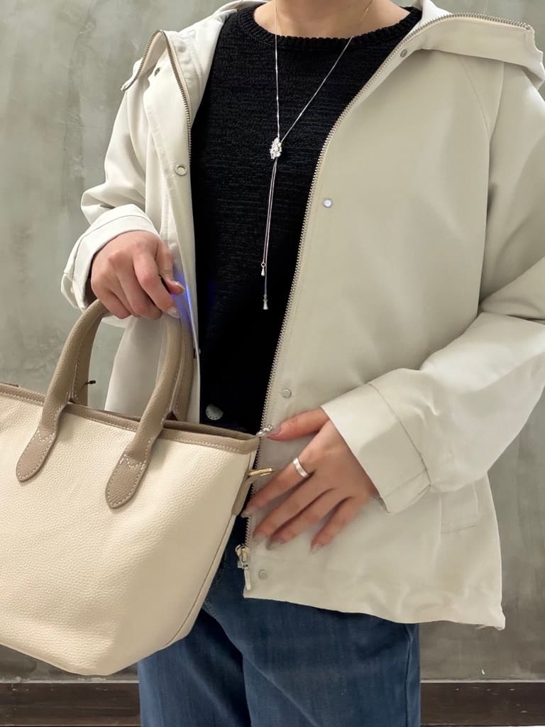 maiさんの「grove｜【撥水】きれいめに着こなせるマウンテンパーカ」を使ったコーディネート