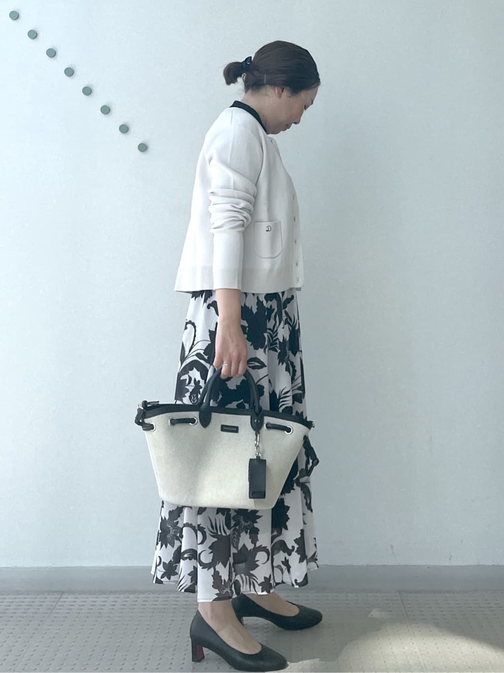 Soeさんの「DRESSTERIOR｜【STORY11月号掲載】アーチフィットレザーパンプス」を使ったコーディネート