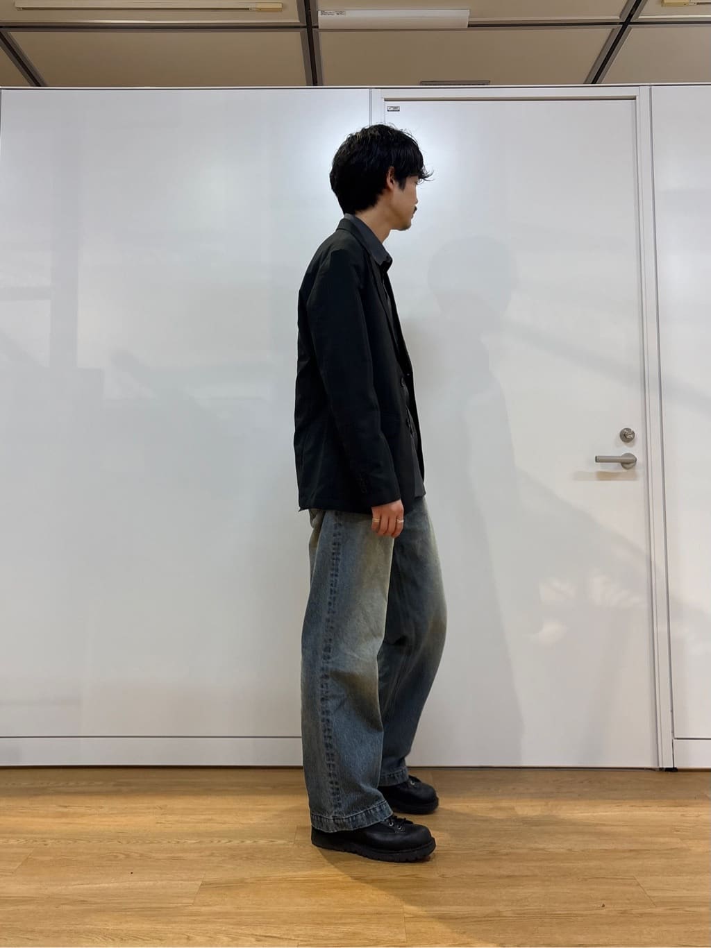 北浦歩大さんの「tk.TAKEO KIKUCHI｜【上下2点セットアップ】AIRY DRY アソートセットアップ 吸水速乾/UVカット/マシーンウォッ」を使ったコーディネート
