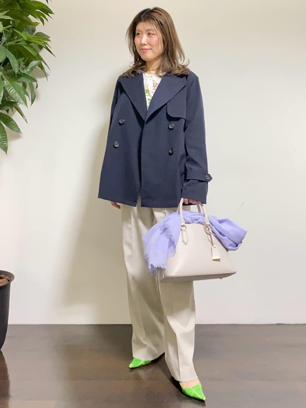 tomoさんの「UNTITLED｜【定番人気/はっ水/洗える】タスランショートトレンチコート」を使ったコーディネート
