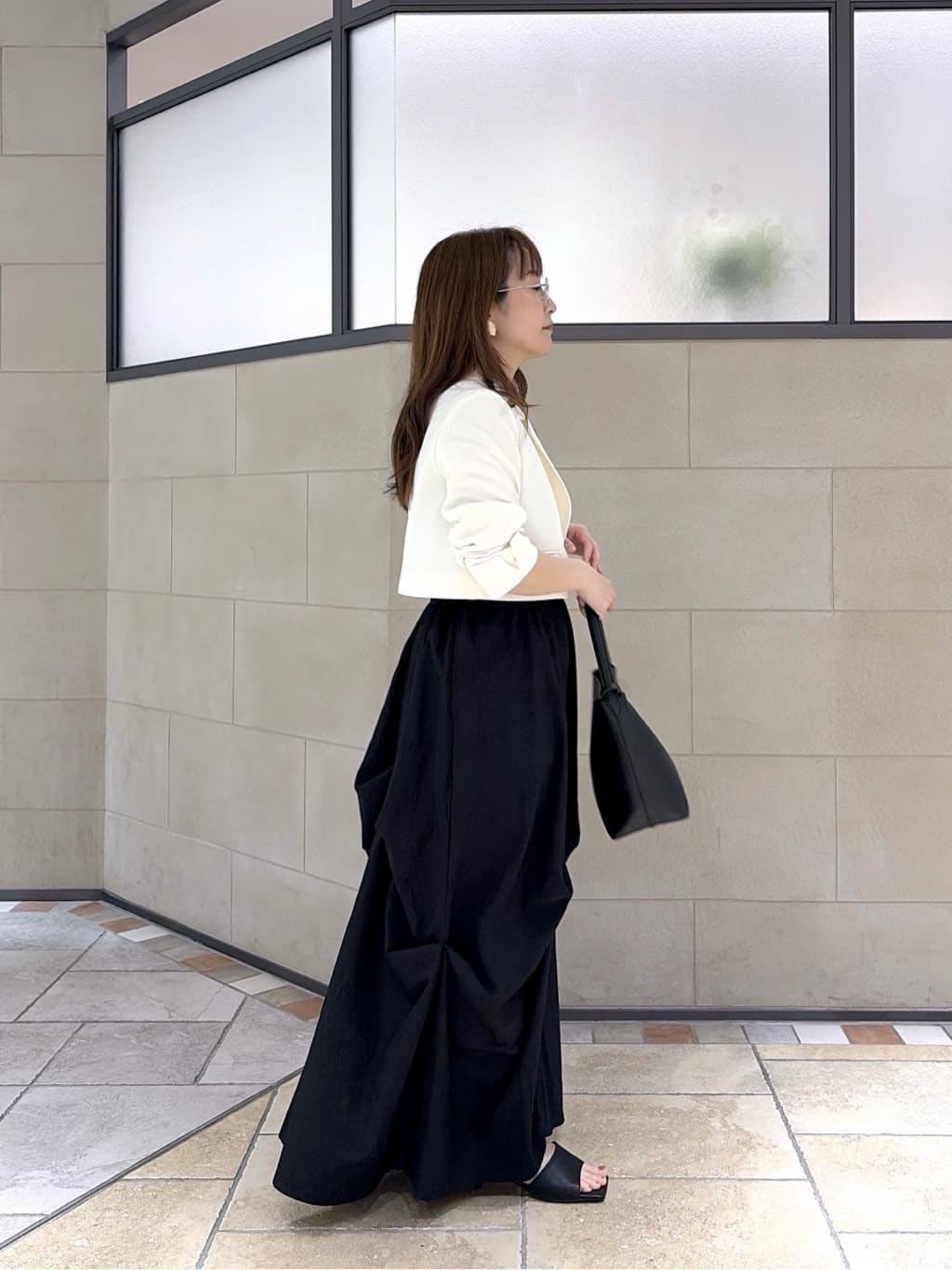 よねさんの「INDIVI｜クロップドジャケット」を使ったコーディネート