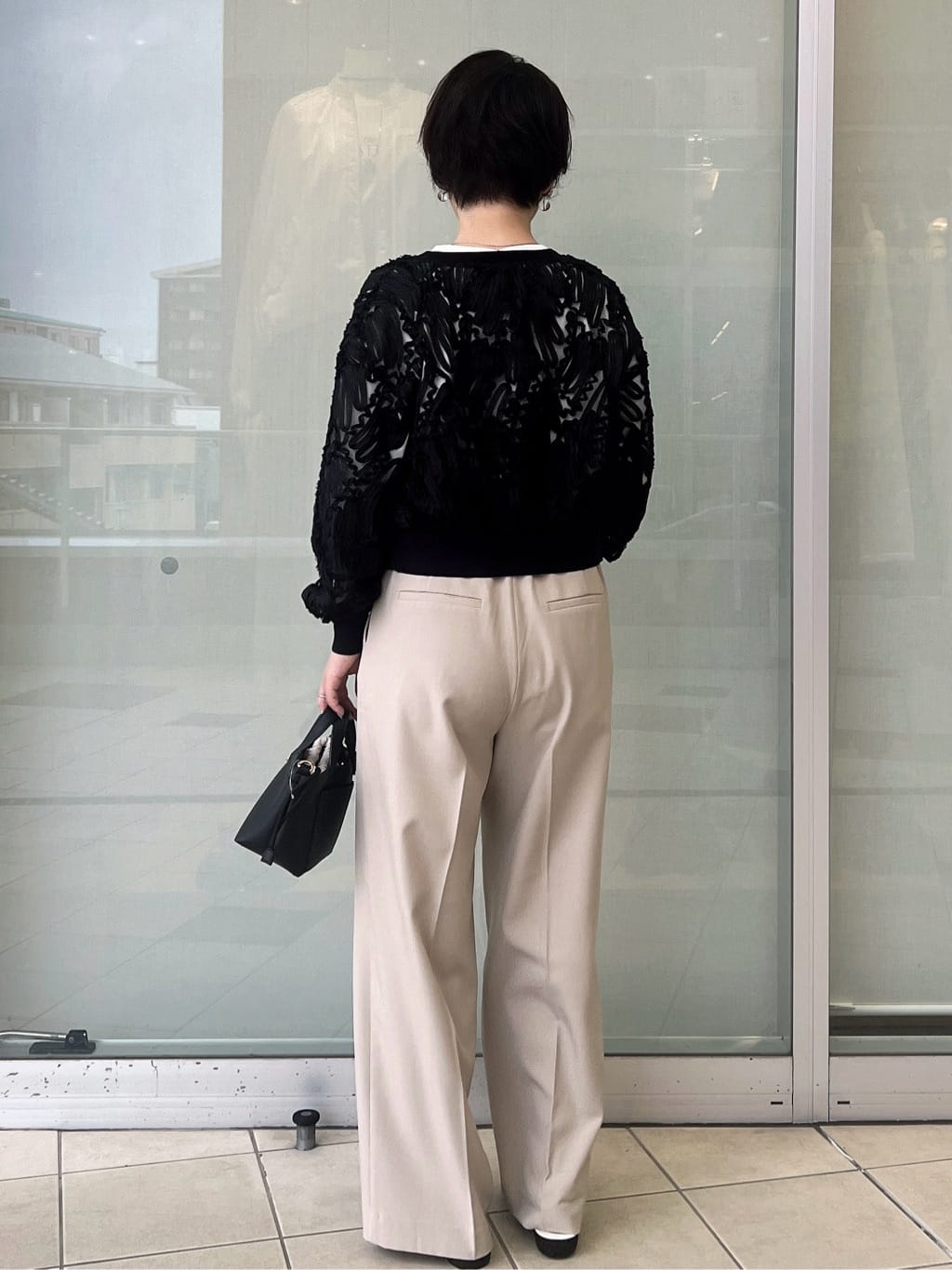 yo-koさんの「OPAQUE.CLIP｜シアー幾何刺繍カーディガン【洗濯機OK】」を使ったコーディネート