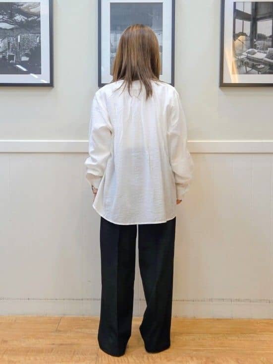 nao.さんの「SHOO･LA･RUE｜【S-LL/体型カバー/Aライン】身体のラインを拾いにくい シアーシャツカーディガン」を使ったコーディネート