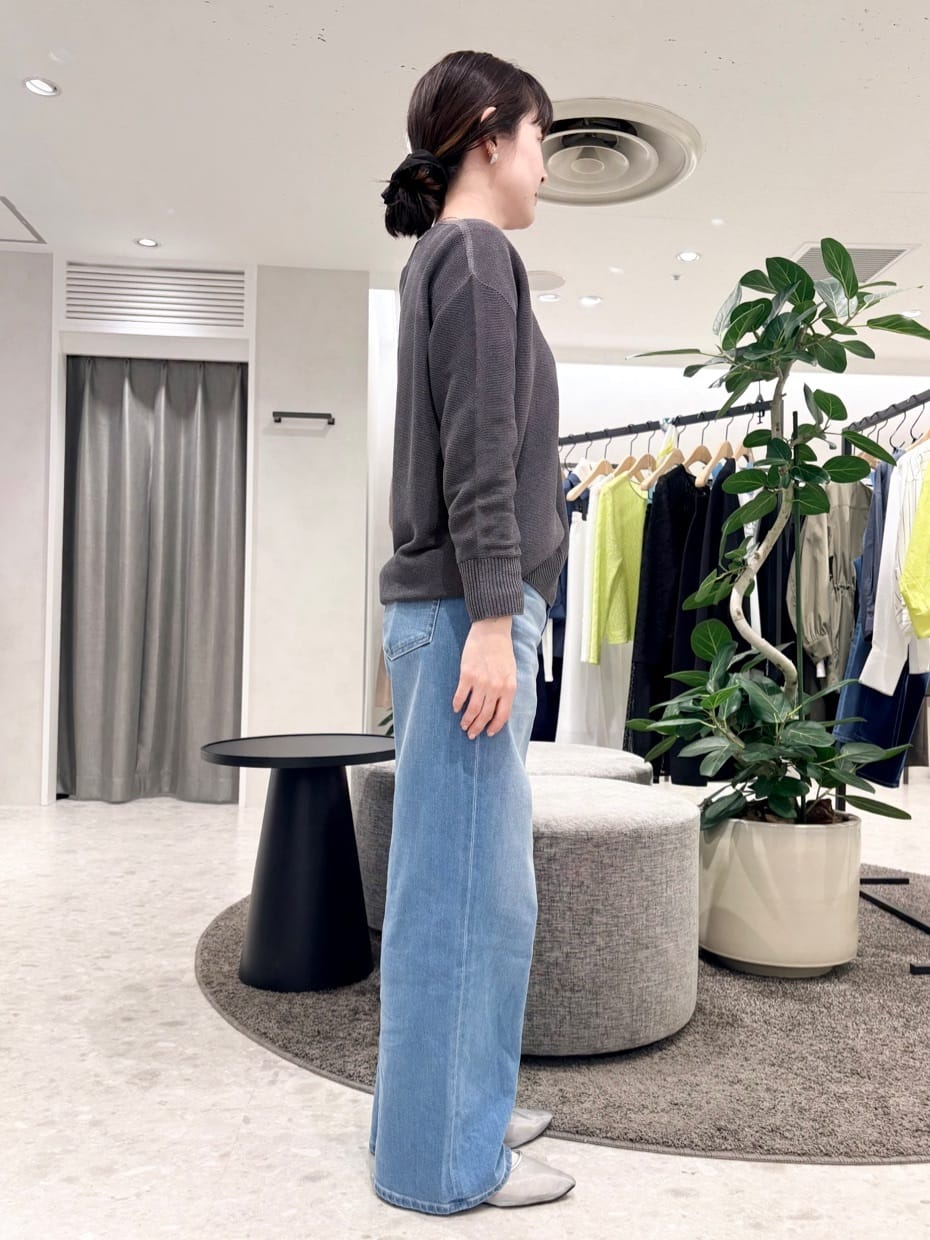 サオリさんの「UNTITLED｜【7色展開/洗える/程よい透け感】ドライタッチVネックニット」を使ったコーディネート