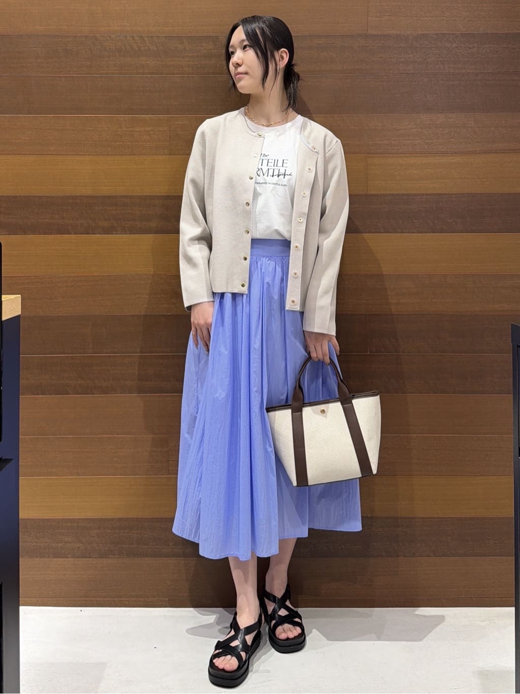 さやさんの「OPAQUE.CLIP｜ロゴプリント＆刺繍Tシャツ【洗濯機OK】」を使ったコーディネート