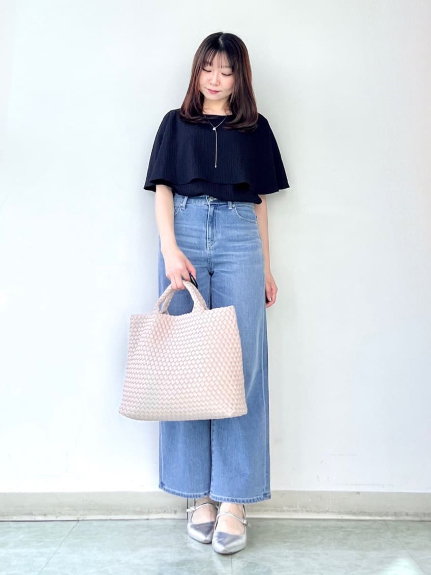 KAHOさんの「UNTITLED｜【洗える/ストレッチ性/フェミニン】ケープデザインブラウス」を使ったコーディネート