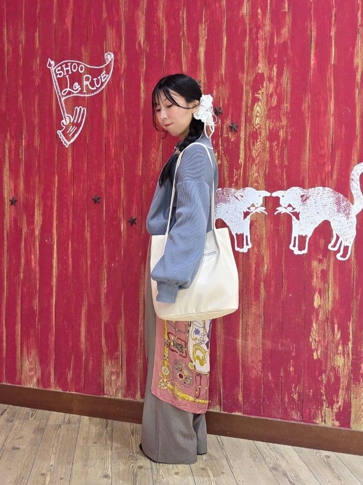 remiiiさんの「SHOO･LA･RUE｜【洗濯機可/S-LL】フラップポケットがアクセント ヘリンボーンワイドパンツ」を使ったコーディネート