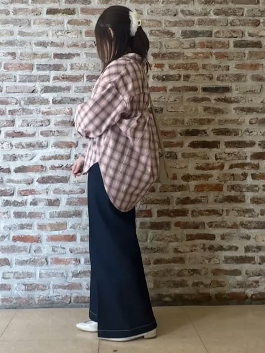 tokiさんの「THE SHOP TK｜【後ろ姿もサマになる】バックシャーリングシャツ」を使ったコーディネート