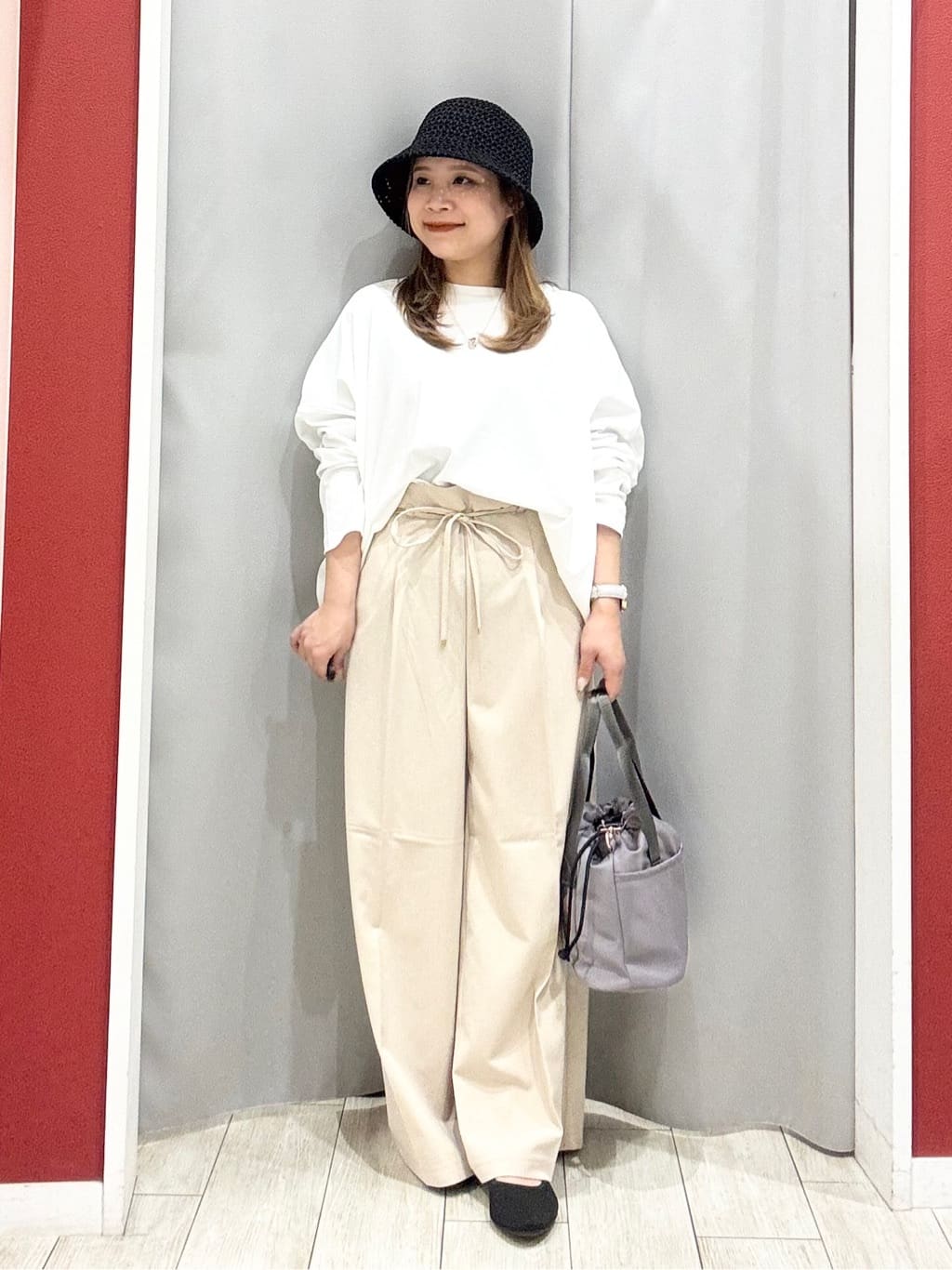 shioさんの「SHOO･LA･RUE｜【洗濯機可/UV/綿100％】体型カバーが叶う ゆるトップス」を使ったコーディネート