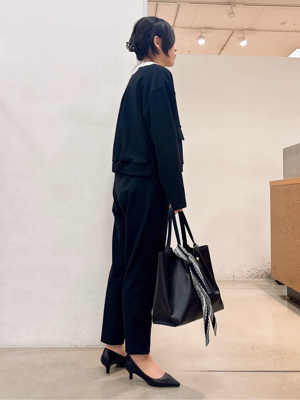 しばさんの「THE SHOP TK｜【オンオフ問わず活躍】ダンボールカルゼジャケット」を使ったコーディネート