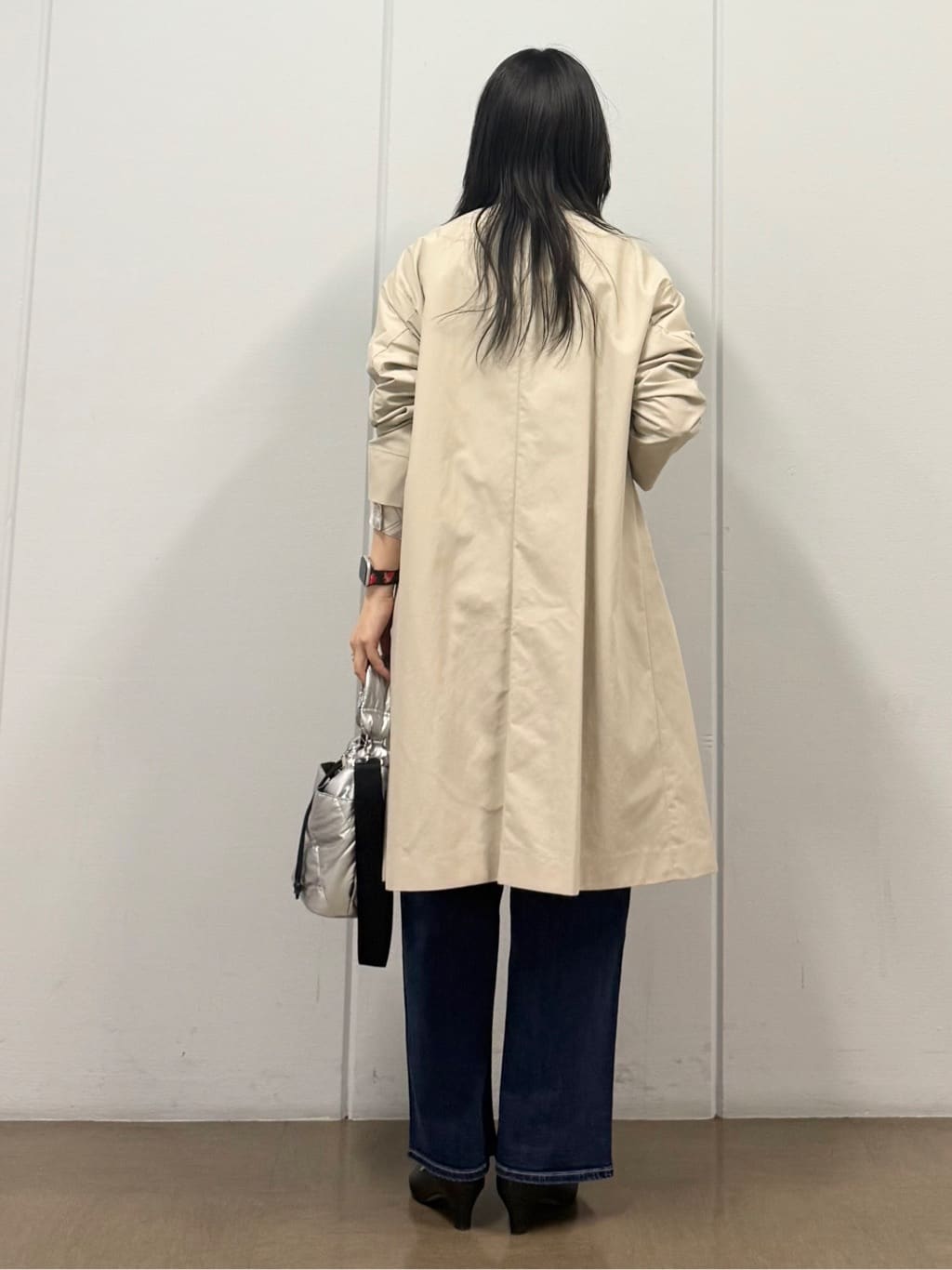 mizukiさんの「INDIVI｜【撥水／軽量】ミニマル スタンドカラーコート」を使ったコーディネート