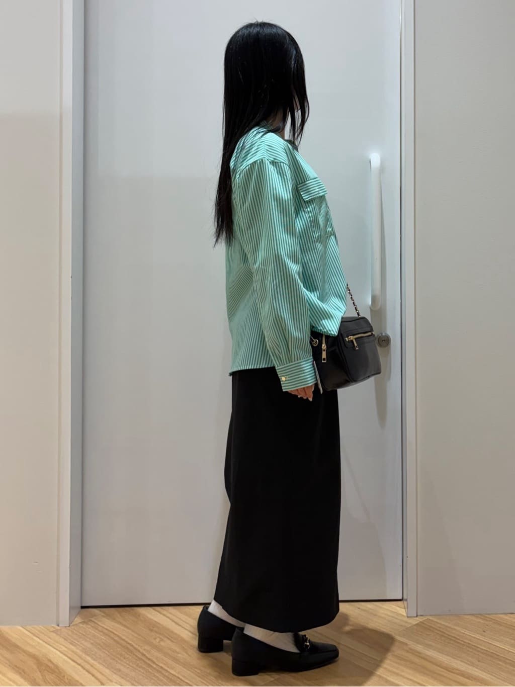 kanonさんの「grove｜【貴島明日香さん着用】お仕事も普段も。今どきワークシャツブラウス」を使ったコーディネート