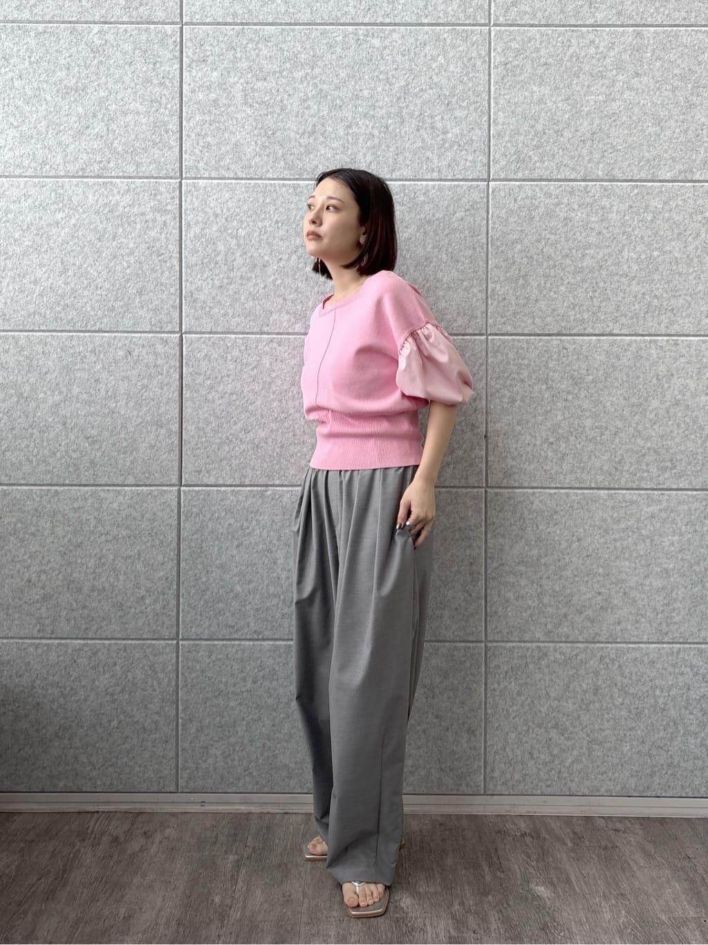 ayanoさんの「INDIVI｜ドッキングパフスリーブニット」を使ったコーディネート