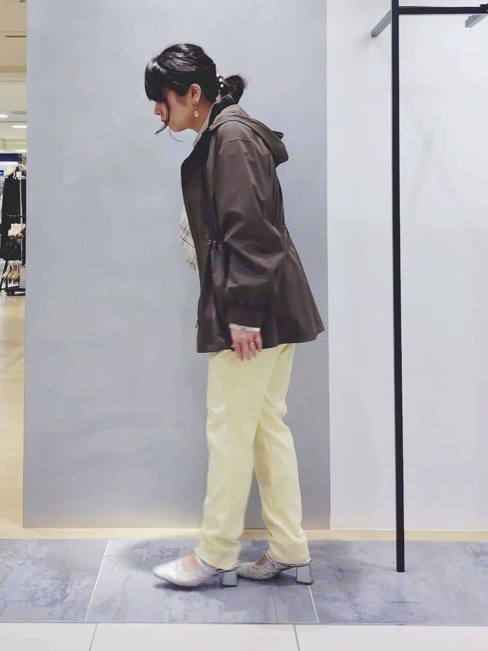 TOMOMIさんの「INDIVI｜【撥水／フード取外し可】凹凸素材ブルゾン」を使ったコーディネート