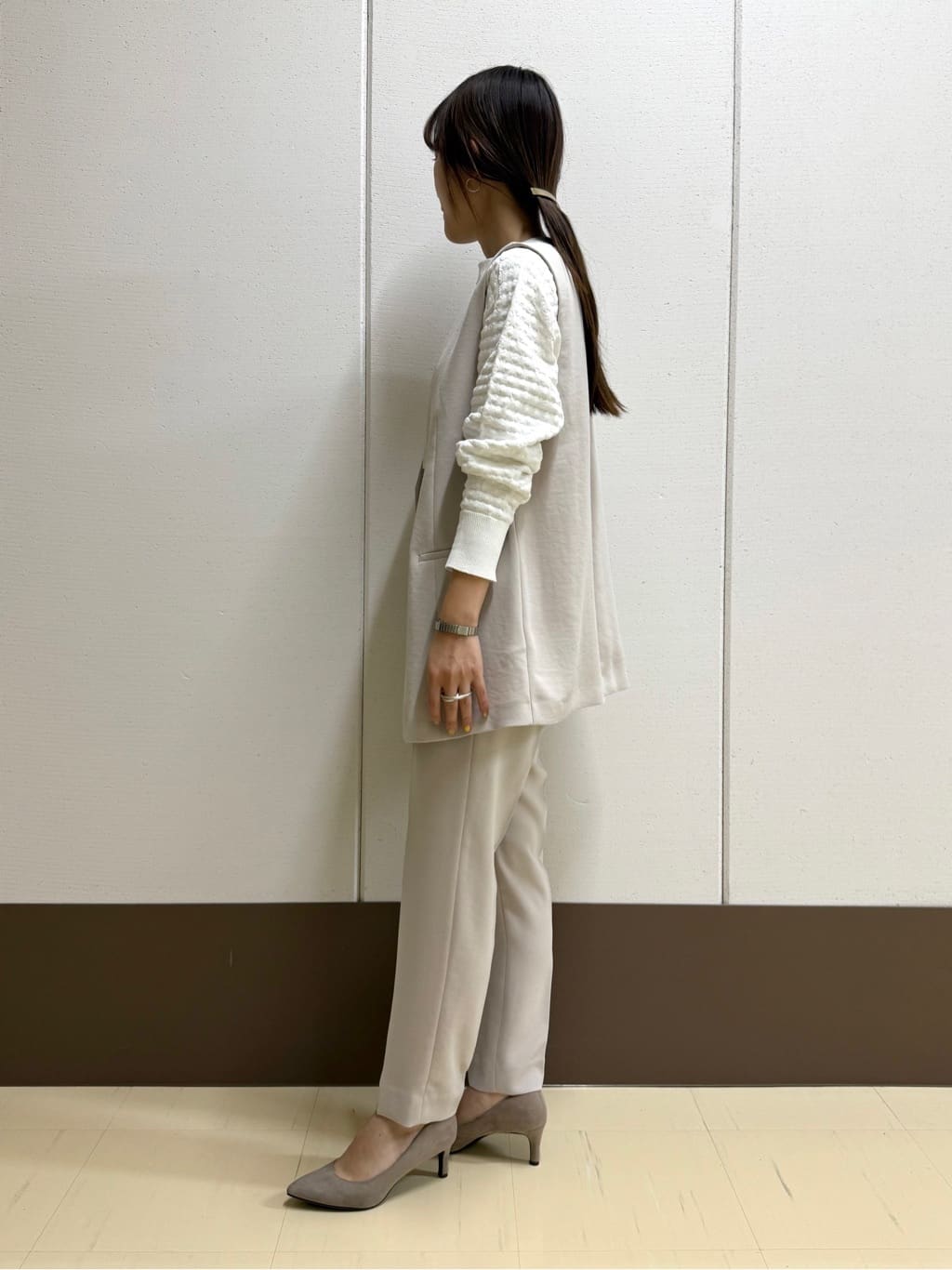mamiさんの「INDIVI｜【洗える／凹凸編み】ジャカードニット」を使ったコーディネート