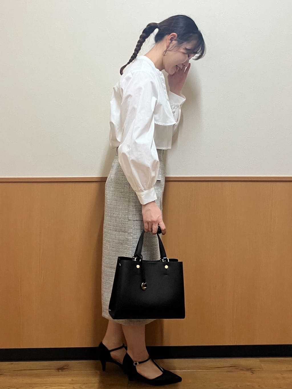 MAYUKIさんの「index｜フリルキーネックシャツ【洗濯機OK／イージーアイロン／防シワ】《XS～LL／7col》」を使ったコーディネート
