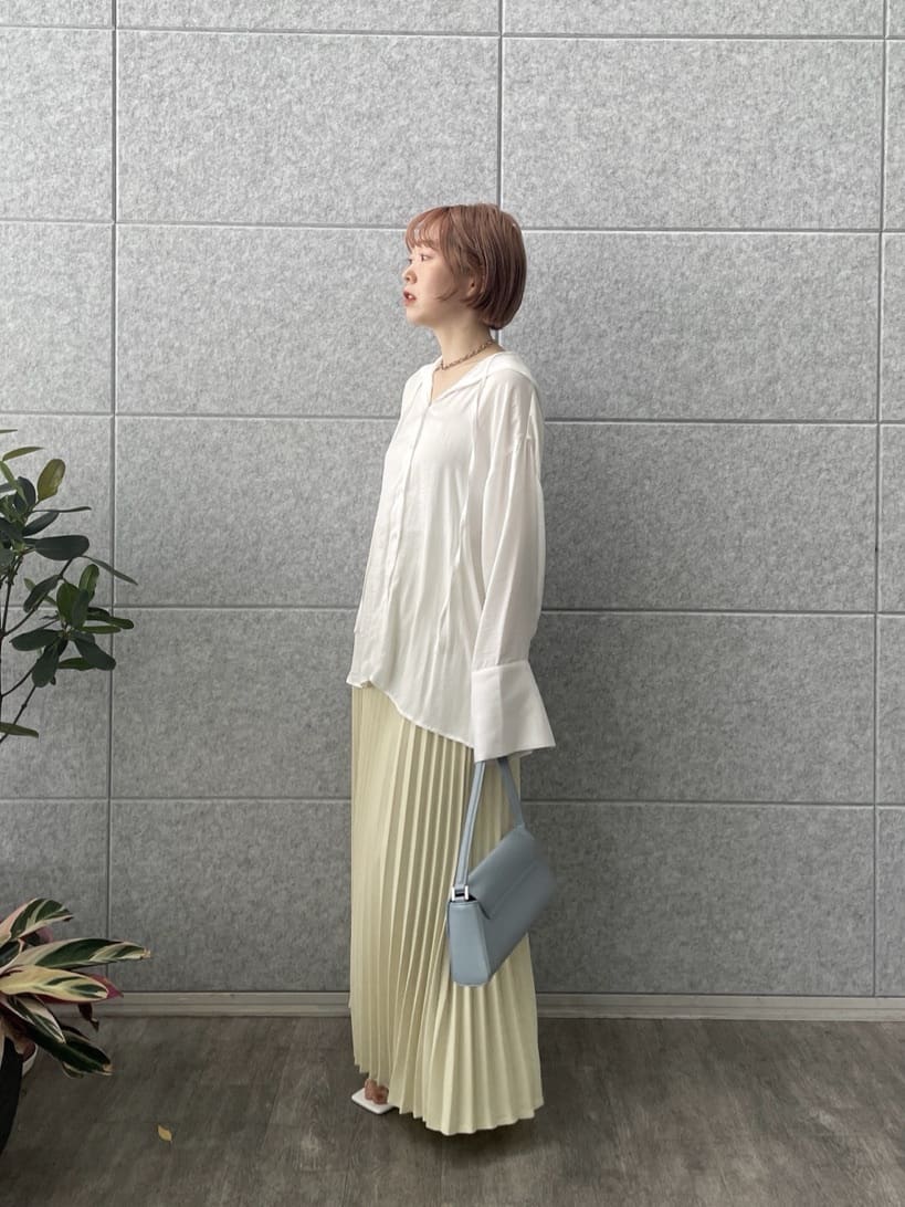 mikuさんの「INDIVI｜【一部店舗限定】シアーフードオーバーシャツ」を使ったコーディネート