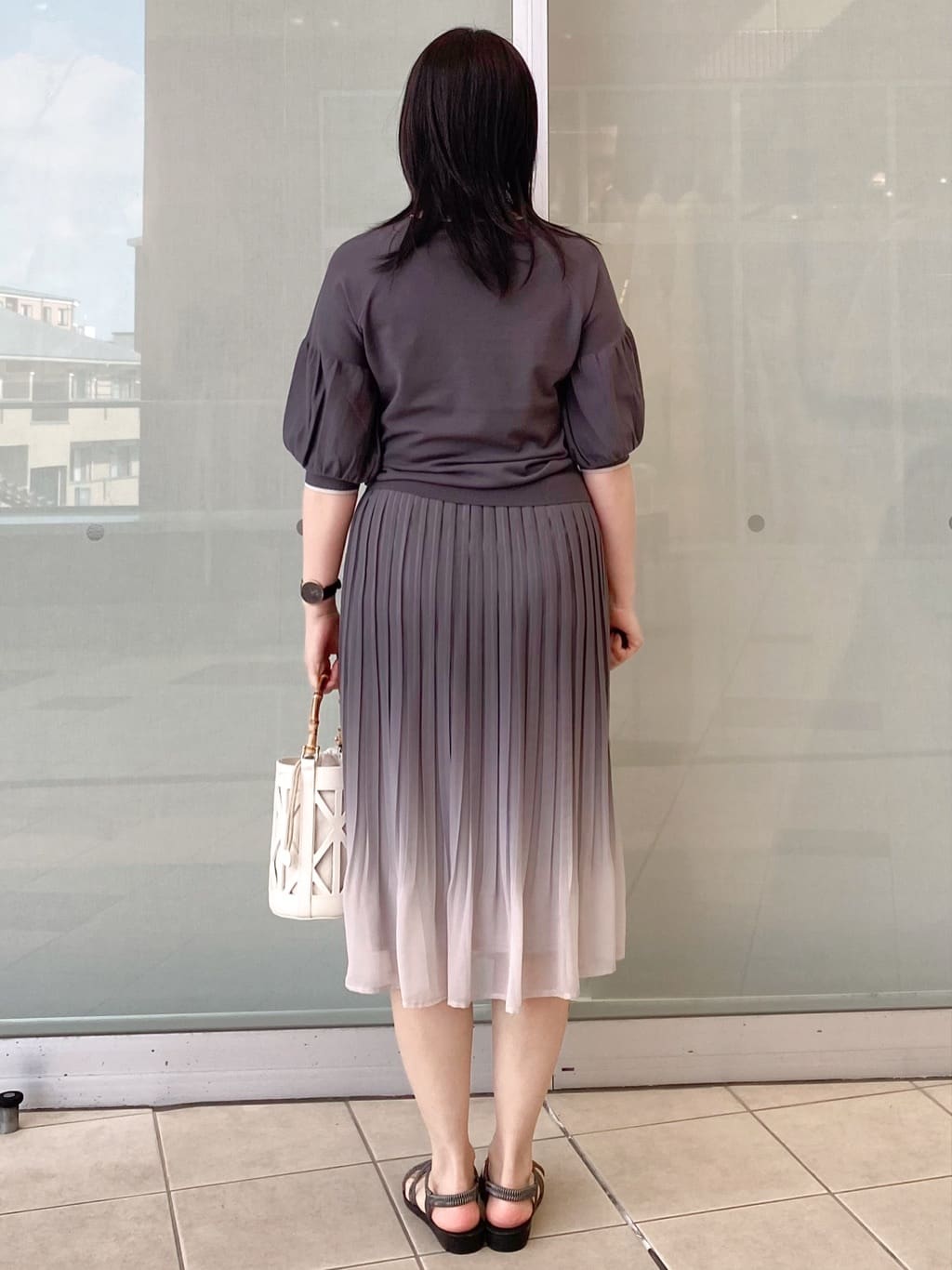 Jeanさんの「OPAQUE.CLIP｜バルーン風スリーブバイカラーニット【洗濯機OK】」を使ったコーディネート