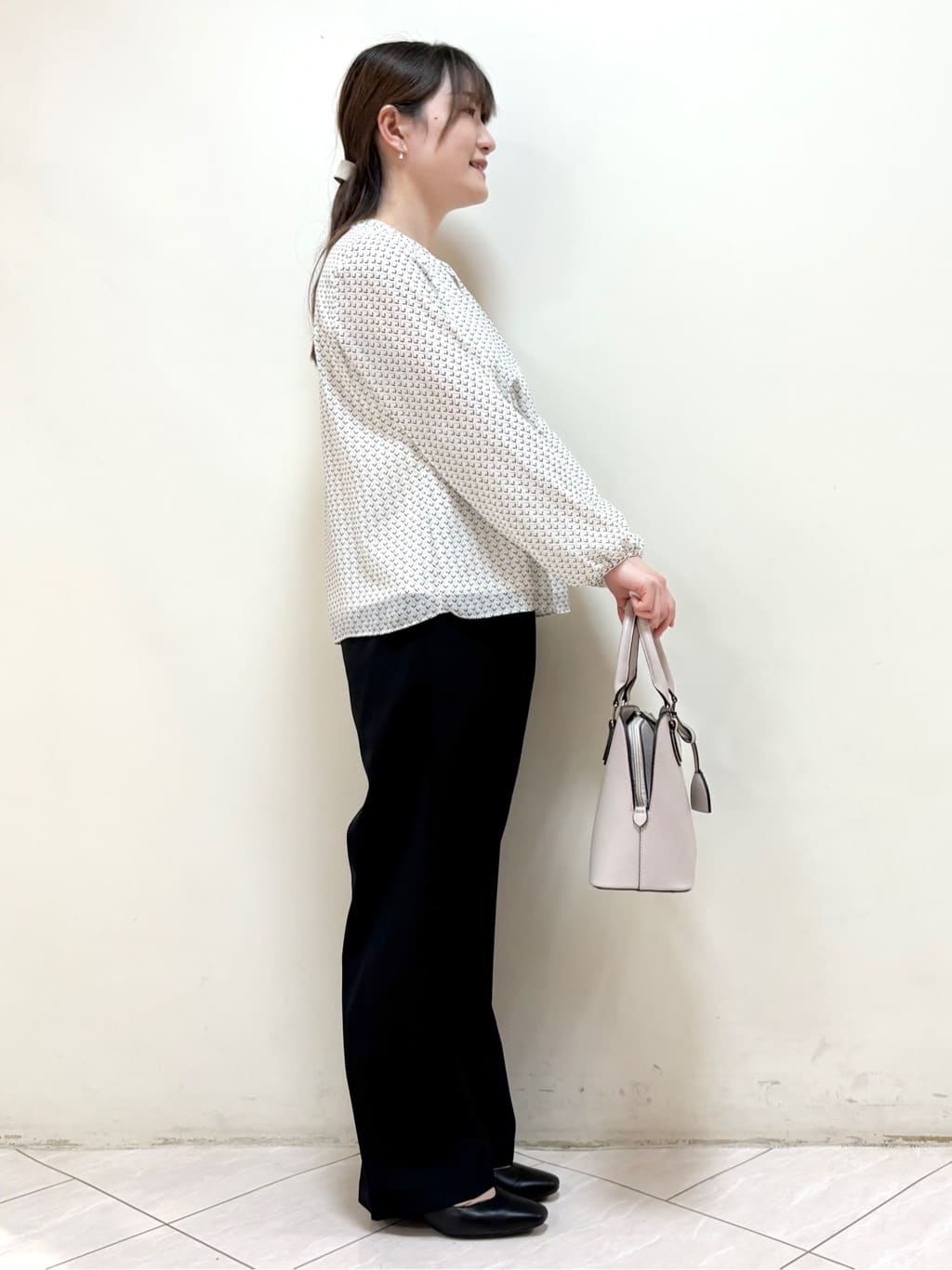 mikiさんの「Reflect｜【UVカット／接触冷感】フロントフリルシフォンブラウス」を使ったコーディネート