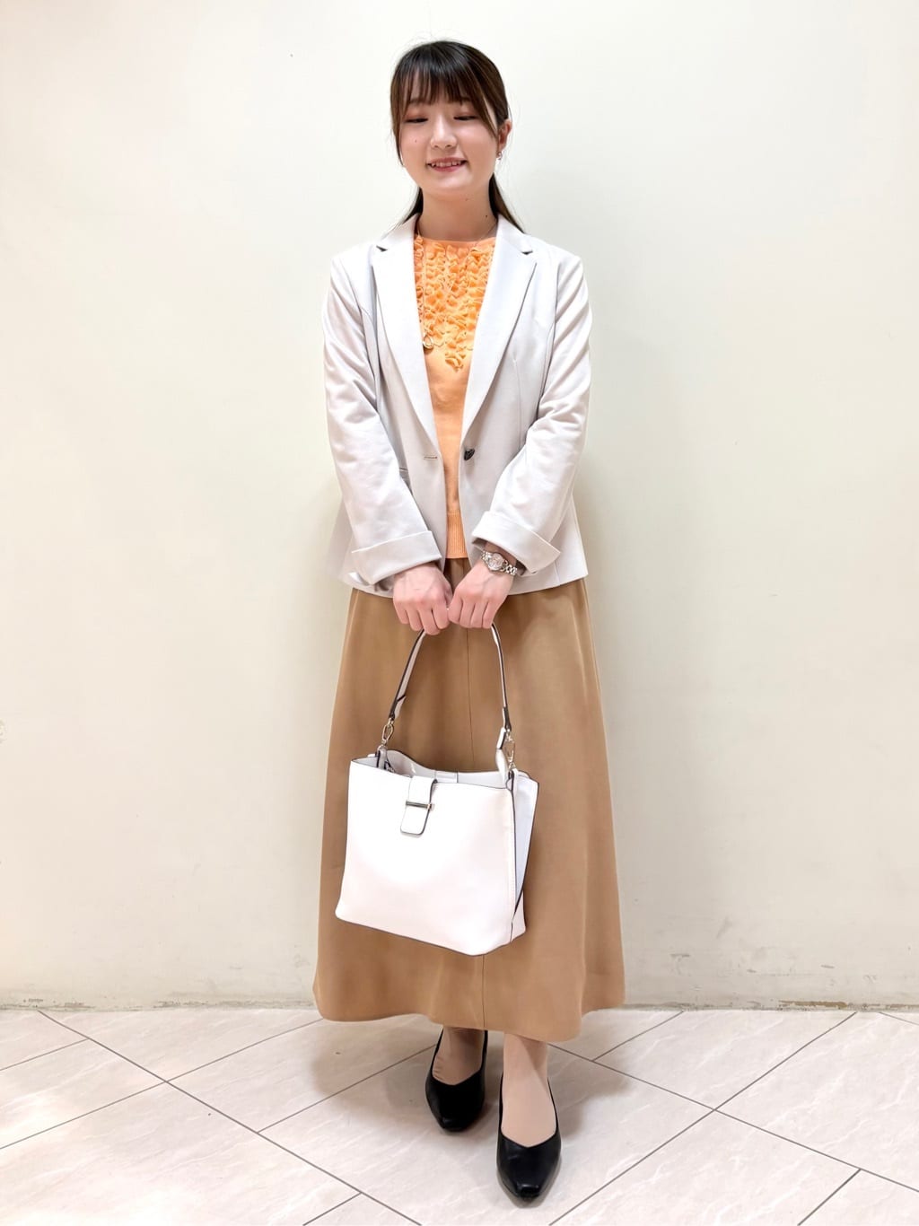 mikiさんの「Reflect｜フロントフリルデザインニット」を使ったコーディネート