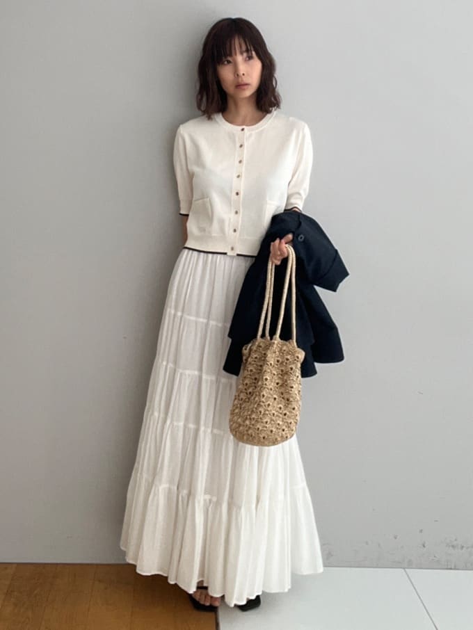 misaさんの「DRESSTERIOR｜【ウォッシャブル/撥水素材】Aラインショートトレンチジャケット」を使ったコーディネート