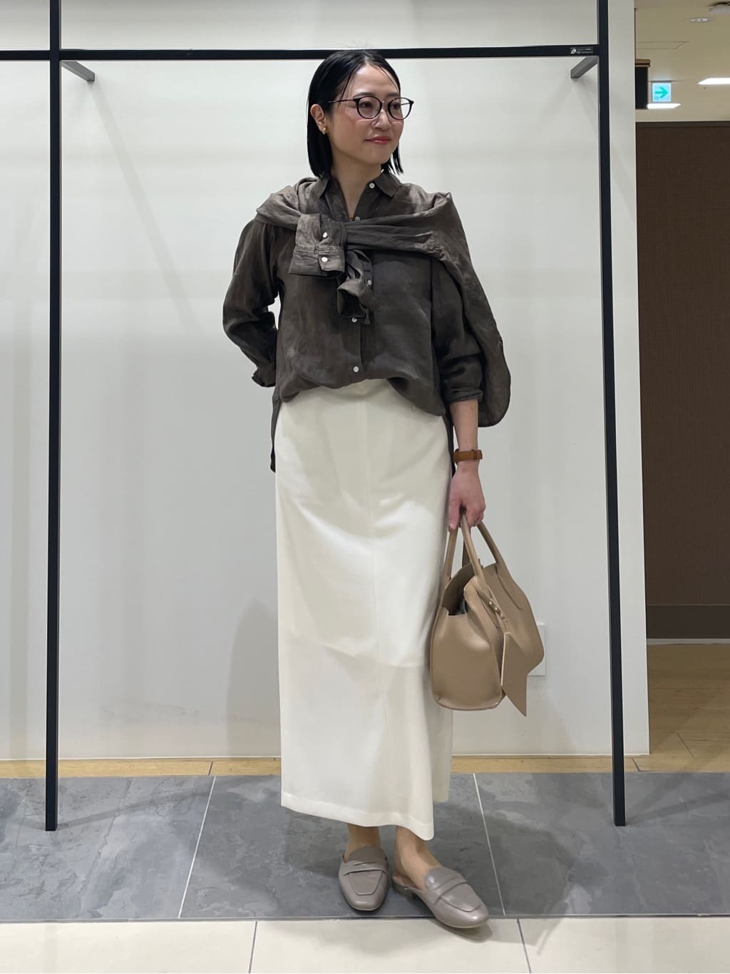 shihoさんの「INDIVI｜【接触冷感／2WAY】カシュクールリネンシャツ」を使ったコーディネート