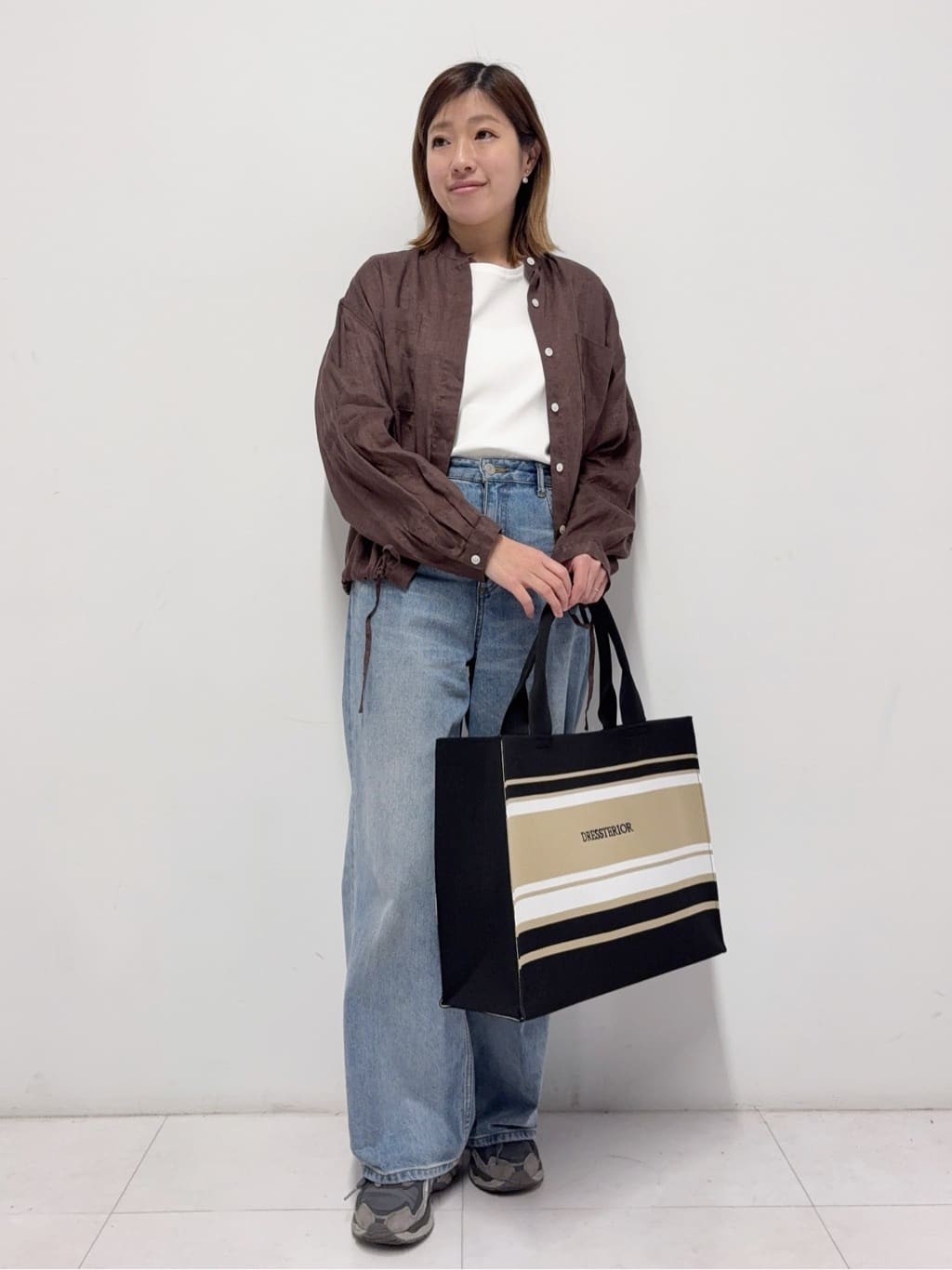 Nishijimaさんの「DRESSTERIOR｜【2WAY/羽織にも】ウォッシャブルリネン ドロストシャツ」を使ったコーディネート