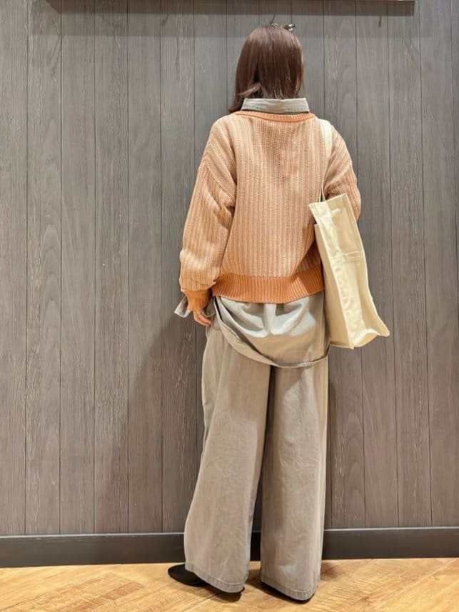 meiさんの「SHOO･LA･RUE｜【洗濯機可/体型カバー】こなれ感をプラスする ライトオンスデニムシャツ」を使ったコーディネート