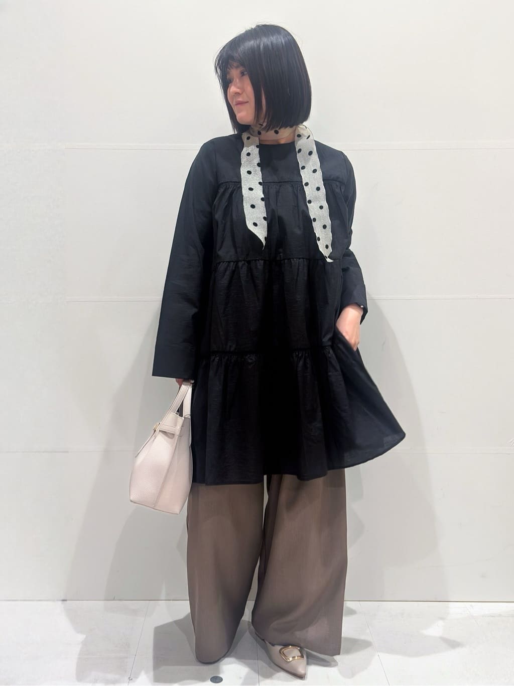 Minさんの「OPAQUE.CLIP｜ティアードミニワンピース【洗濯機OK】」を使ったコーディネート