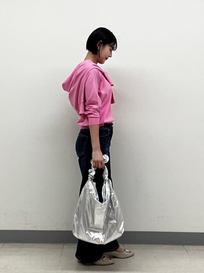 hinanoさんの「INDIVI｜【洗える／前後2WAY／アンサンブル可能】ドルマンスリーブカーディガン」を使ったコーディネート