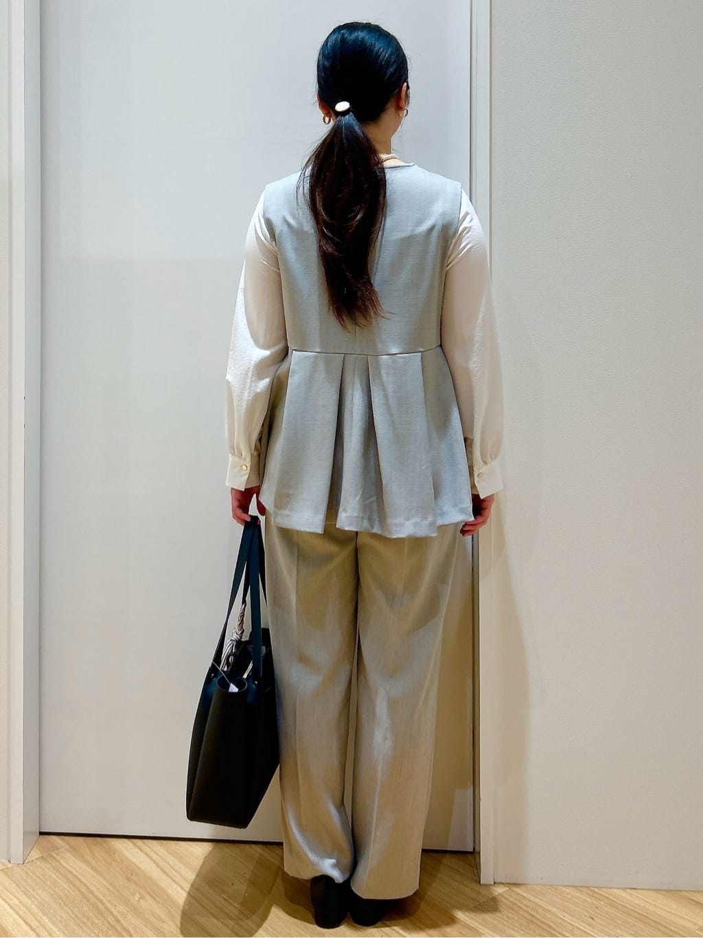 みいさんの「grove｜【マシンウォッシュ/防シワ/S-3L】着回しできるカセット服テーパードパンツ」を使ったコーディネート