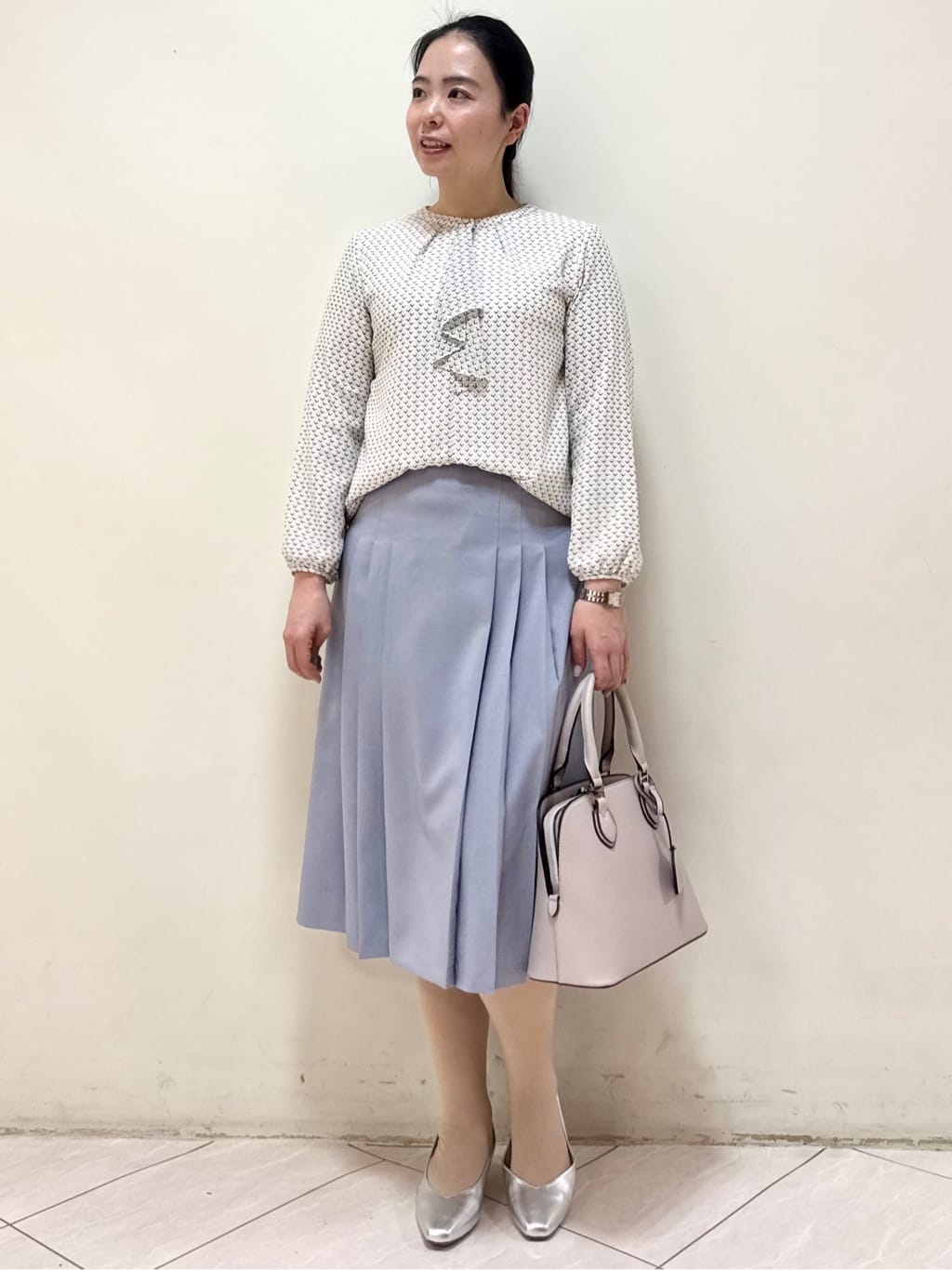 rincoさんの「Reflect｜【UVカット／接触冷感】フロントフリルシフォンブラウス」を使ったコーディネート