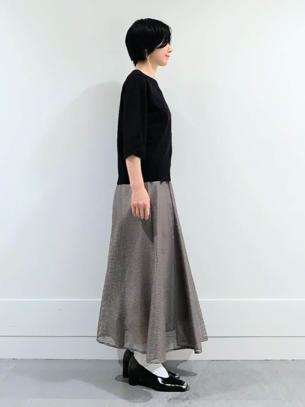 ミズタさんの「UNTITLED｜【洗える/清涼感】袖スリットニットプルオーバー」を使ったコーディネート