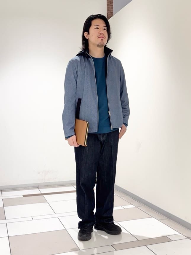 及川さんの「TAKEO KIKUCHI｜2WAYアクティブ ライト ブルゾン」を使ったコーディネート