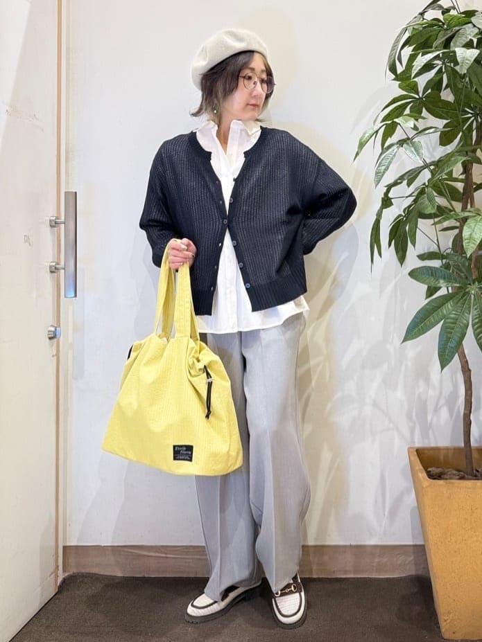 misakiさんの「SHOO･LA･RUE｜【洗濯機可/S-LL】キーネックでお顔周りすっきり ざっくり編みカーディガン」を使ったコーディネート