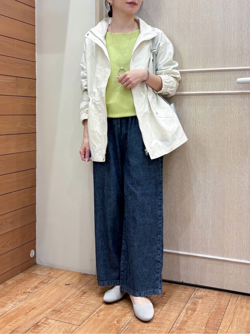 なみさんの「SHOO･LA･RUE｜【防花粉/S-LL】ウエストマークですっきり見え　軽やかスタンドブルゾン」を使ったコーディネート