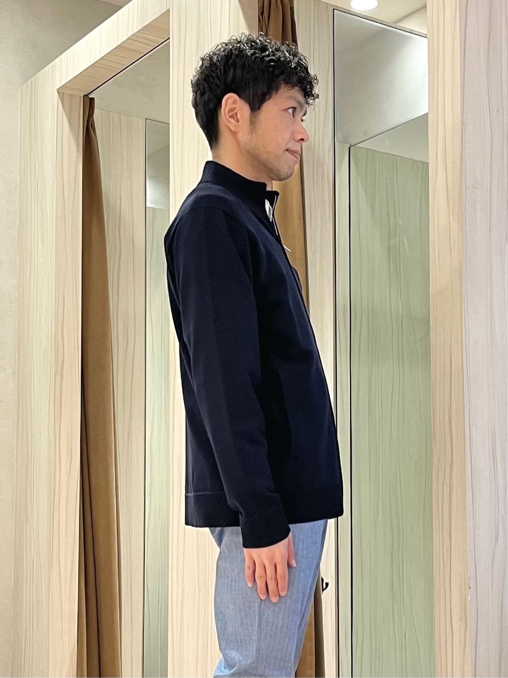 URAさんの「TAKEO KIKUCHI｜ジップアップ 鹿の子 ニット」を使ったコーディネート