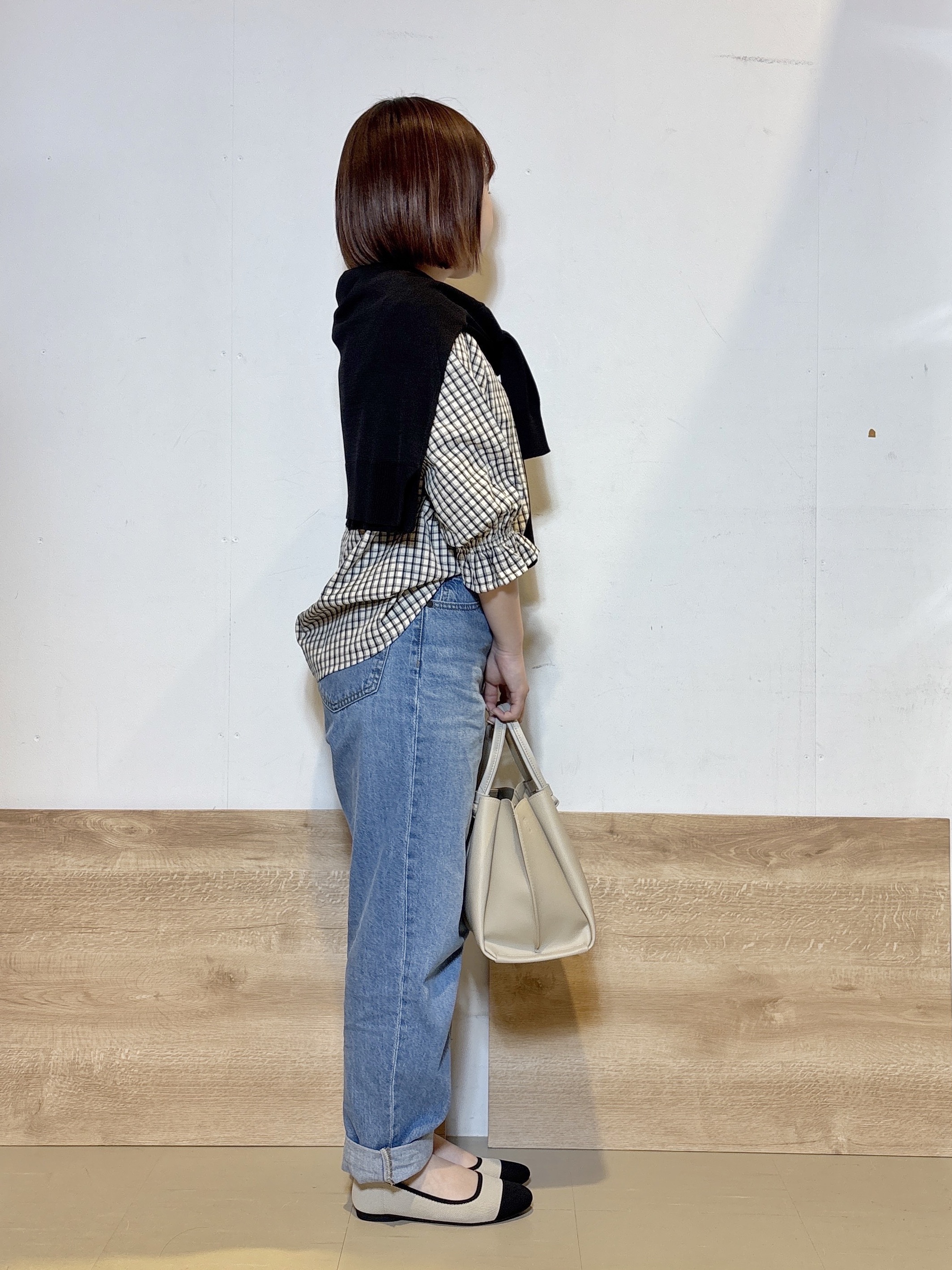るねさんの「SHOO･LA･RUE｜【SHOO・LA・RUE DENIM】大人のきれいめカジュアルに デニムテーパードパンツ」を使ったコーディネート