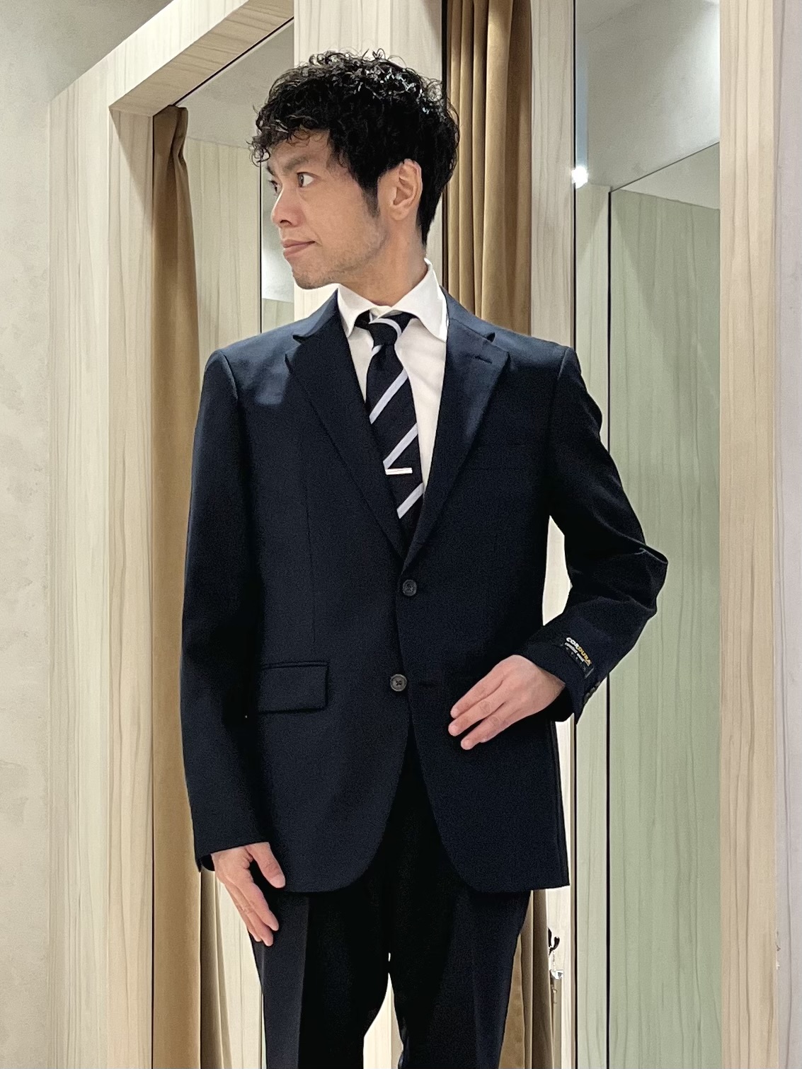 URAさんの「TAKEO KIKUCHI｜【Begin掲載】コーデュラ（R）夏素材ウールトロ　ストレッチスーツ」を使ったコーディネート