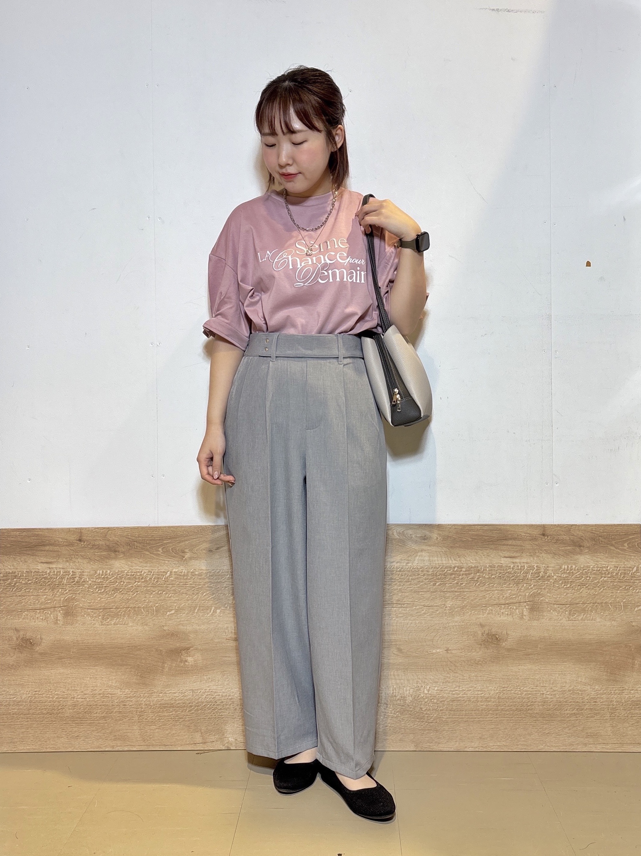 るねさんの「SHOO･LA･RUE｜【防風/撥水/S-LL】お顔回りすっきり見え　Vネックバルーンブルゾン」を使ったコーディネート