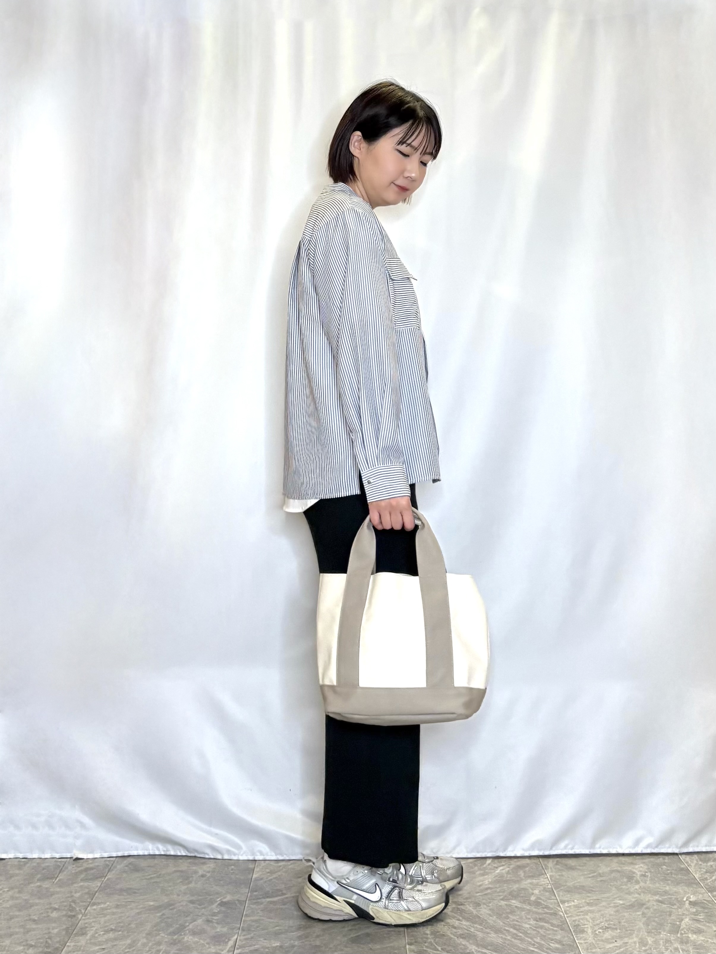 ネリさんの「SHOO･LA･RUE｜【ひんやり/UV/S-LL】お袖ふんわり二の腕カバー ぷっくりラメプリントTシャツ」を使ったコーディネート