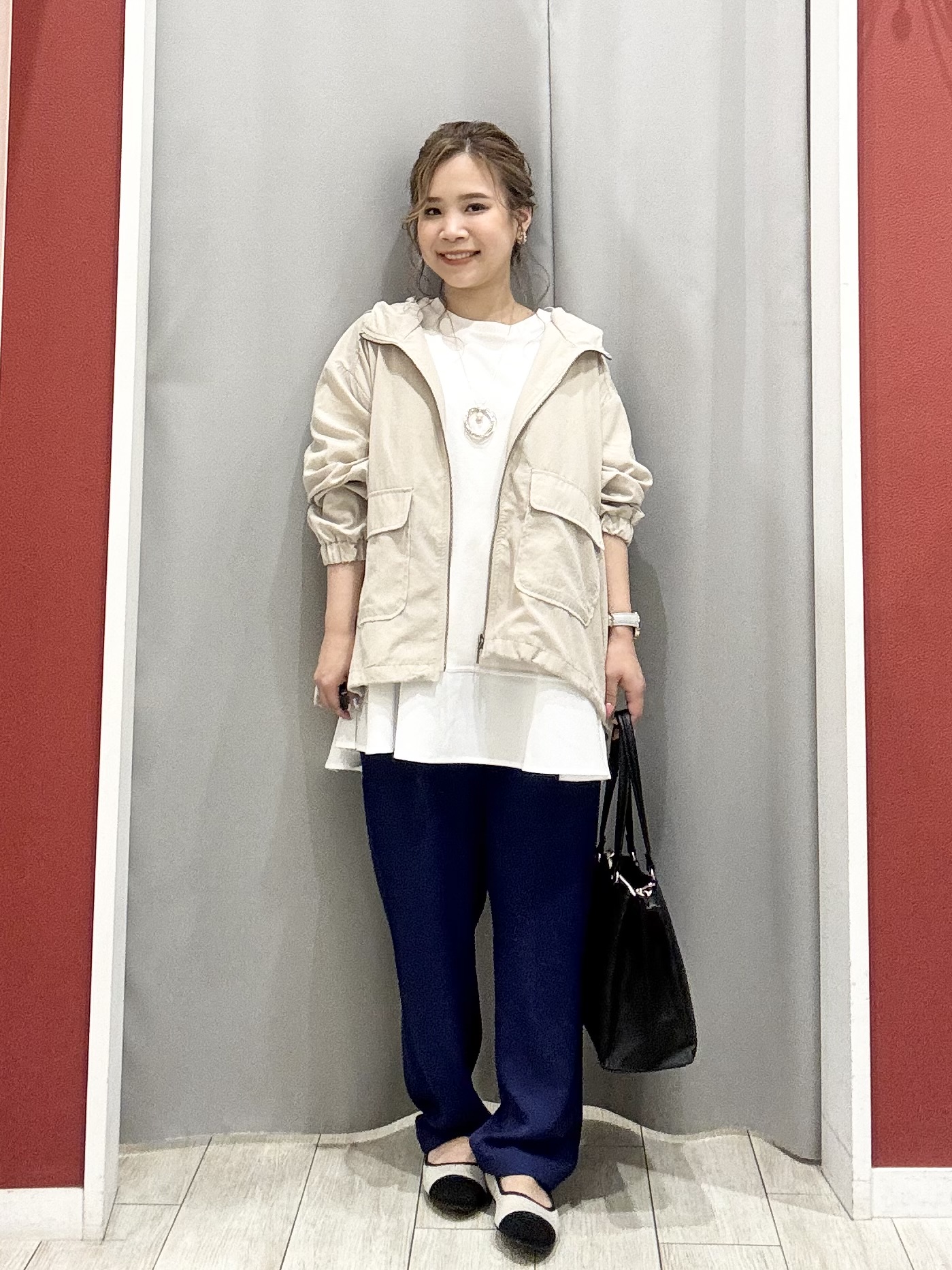 shioさんの「SHOO･LA･RUE｜【UV/抗菌防臭/洗濯機可】体型カバーも叶う 裾切り替えAライントップス」を使ったコーディネート
