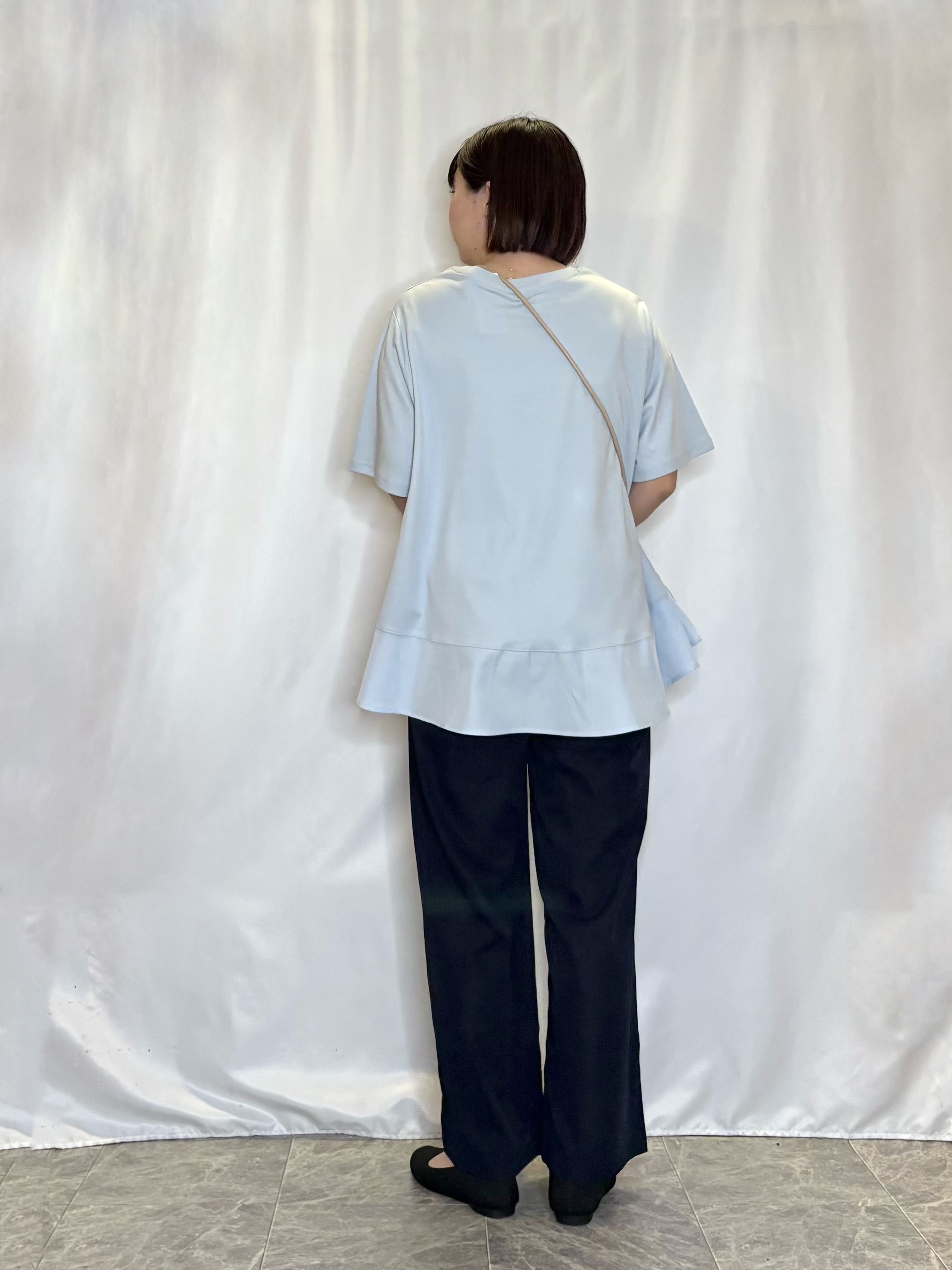ネリさんの「SHOO･LA･RUE｜【UV/抗菌防臭/洗濯機可】体型カバーも叶う 裾切り替えAライントップス」を使ったコーディネート