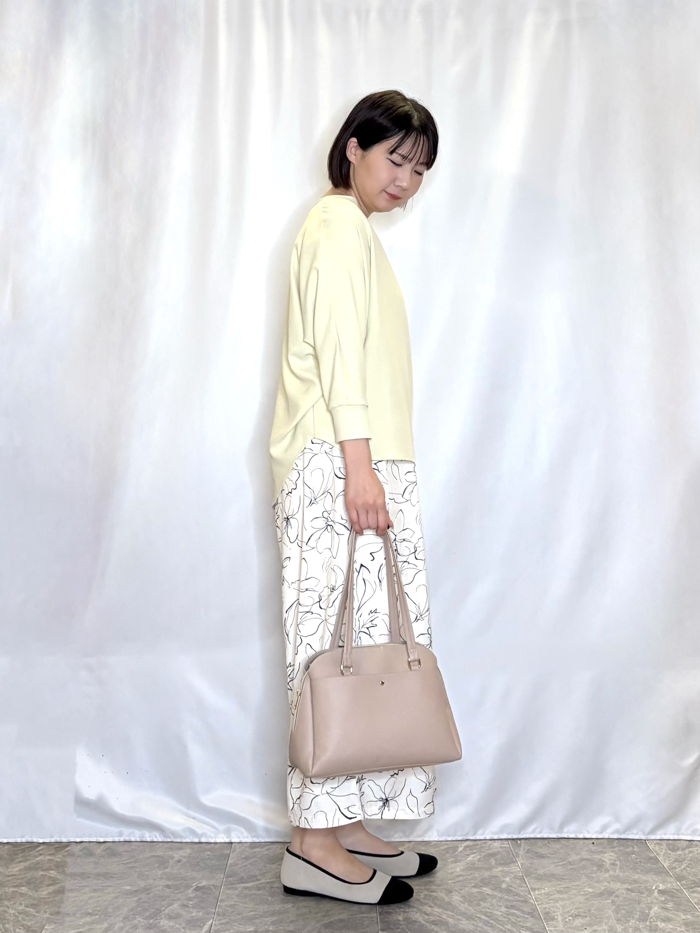 ネリさんの「SHOO･LA･RUE｜【S-LL/柄が選べる】品よく華やか 花柄アソートプリントスカーチョ」を使ったコーディネート