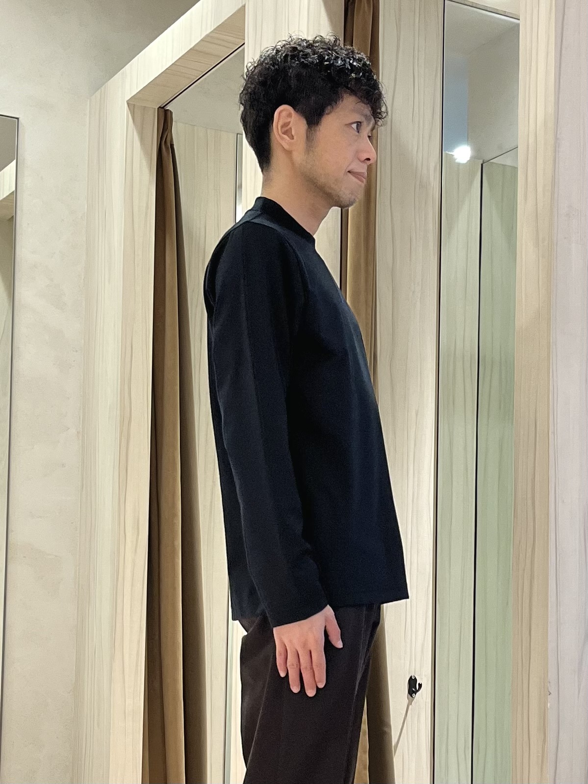 URAさんの「TAKEO KIKUCHI｜【洗える】スリーシーズンリラックスニットジャージ ジャケット」を使ったコーディネート